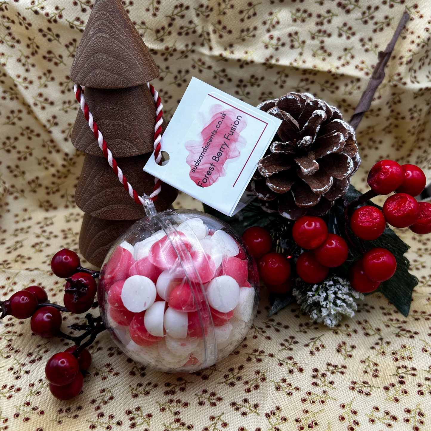 A Christmas Glow - Forest Berry Fusion - Wax Melts Bauble