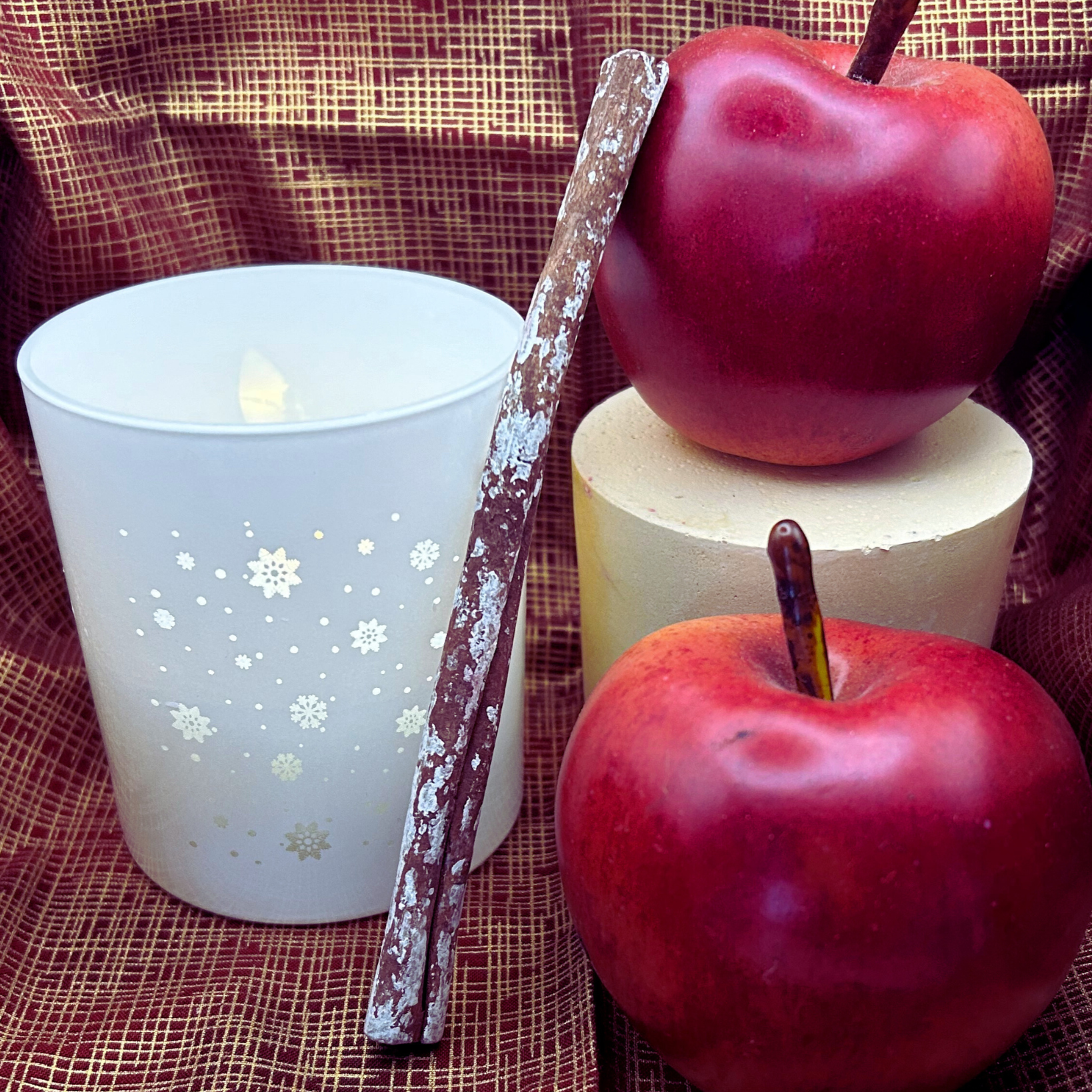 Cinnamon and Apple Scented candle